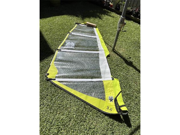 Ezzy Sails Variousezzyservernenorthpanthersuperligh - Image 1