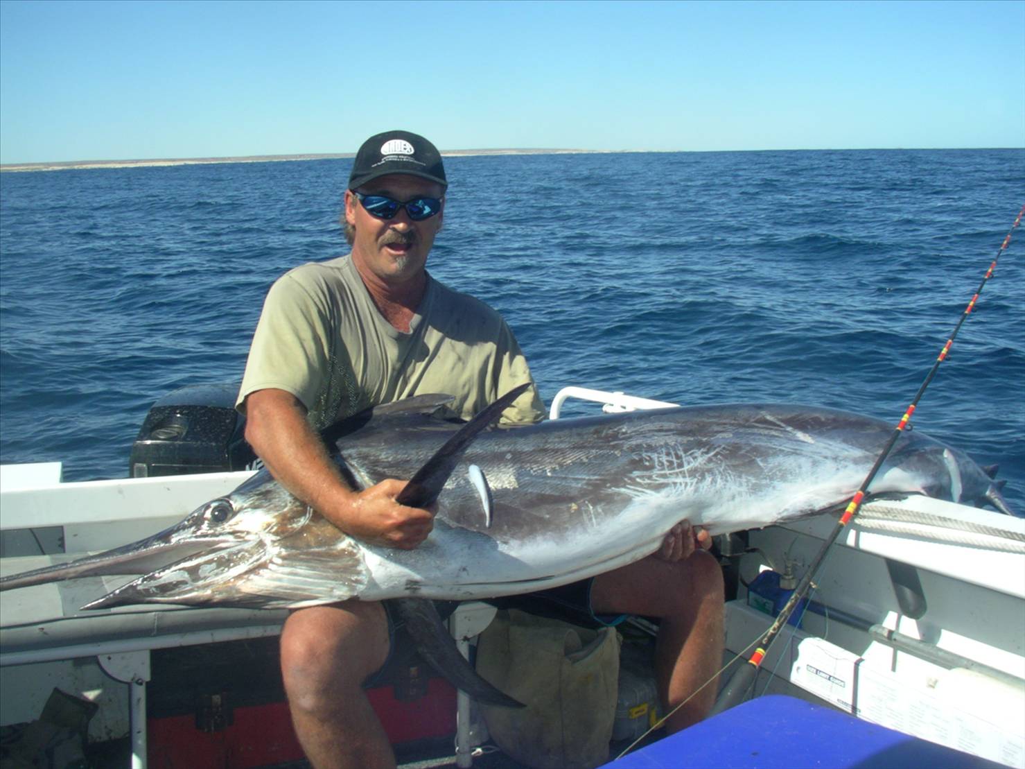Black Marlin wider than the boat