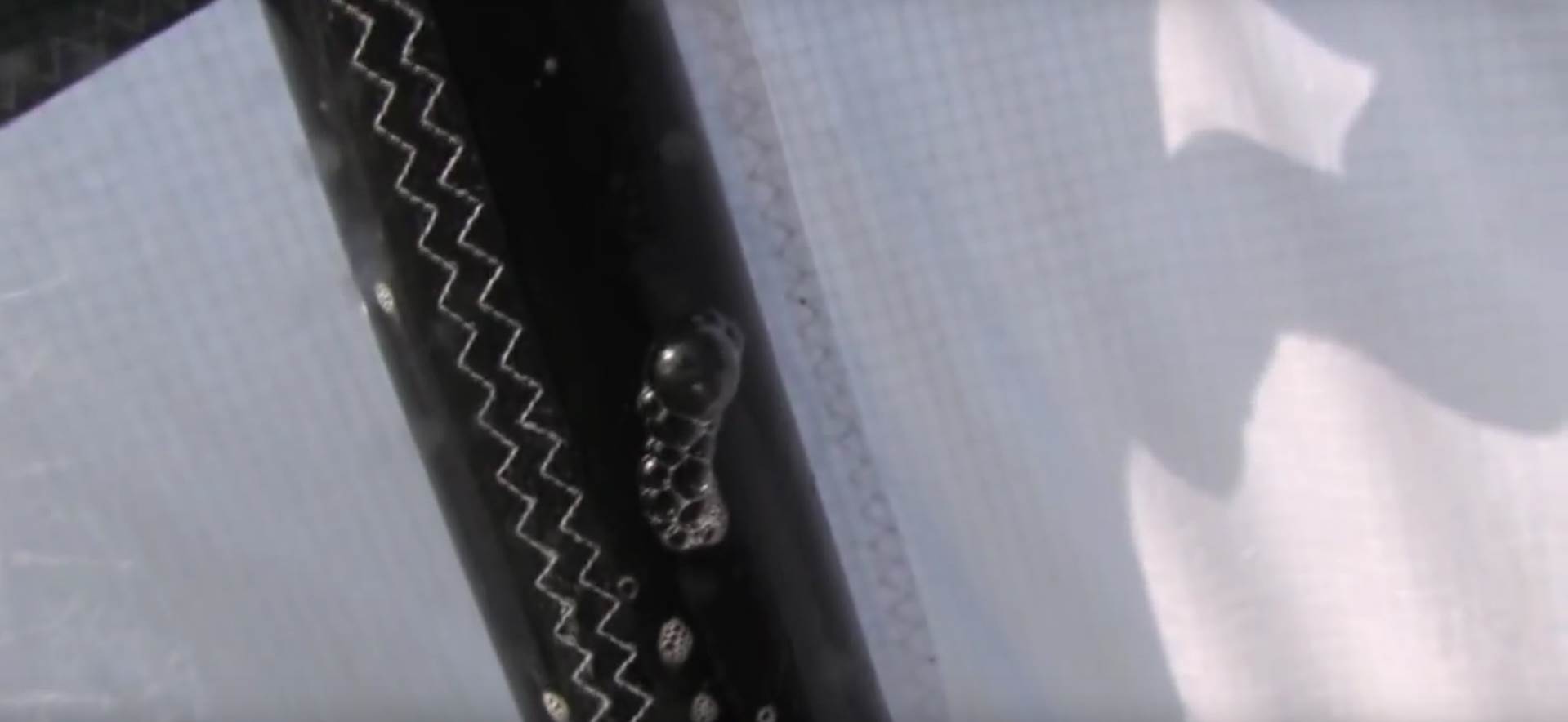 Leaking strut
