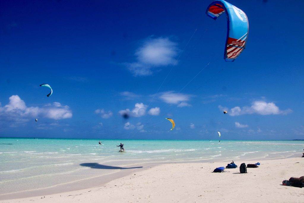 Moon Tours - PNG KITE TRIP