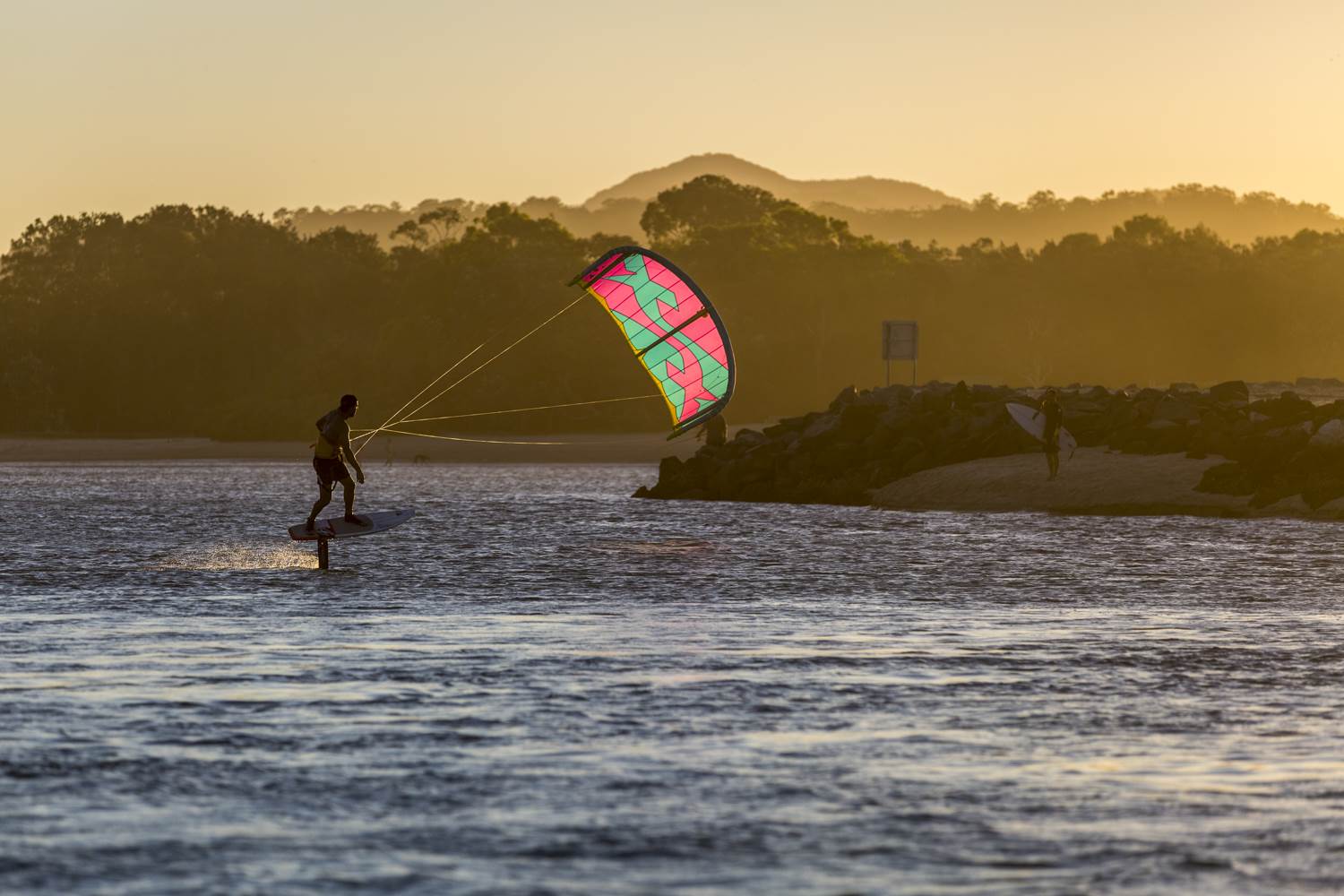 Here is a good Kite Foil lesson From Thierry in 13kts with an F-ONE Bandit 2018 6m at Currumbin QLD