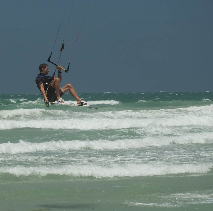 Buzz kites in action
