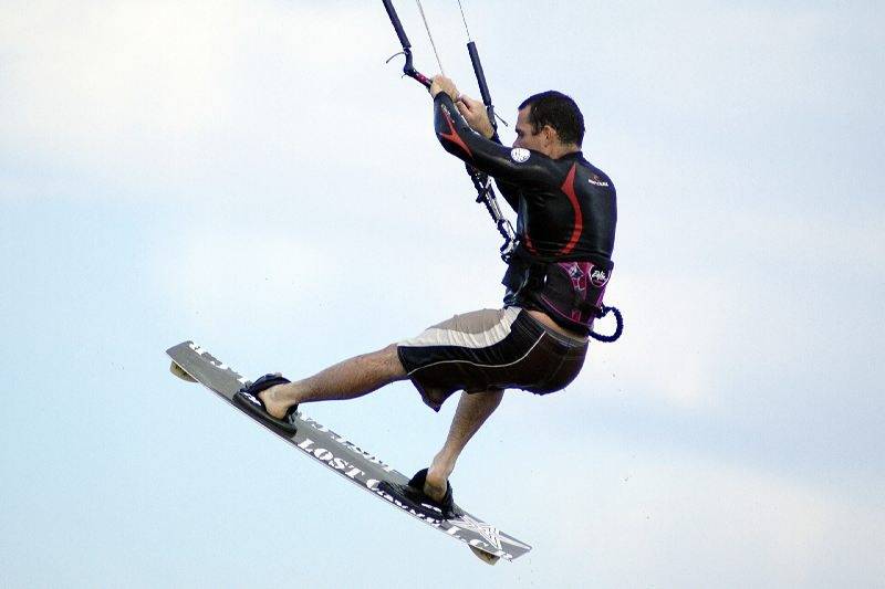 Kitesurfing the sandbar at Safety Bay