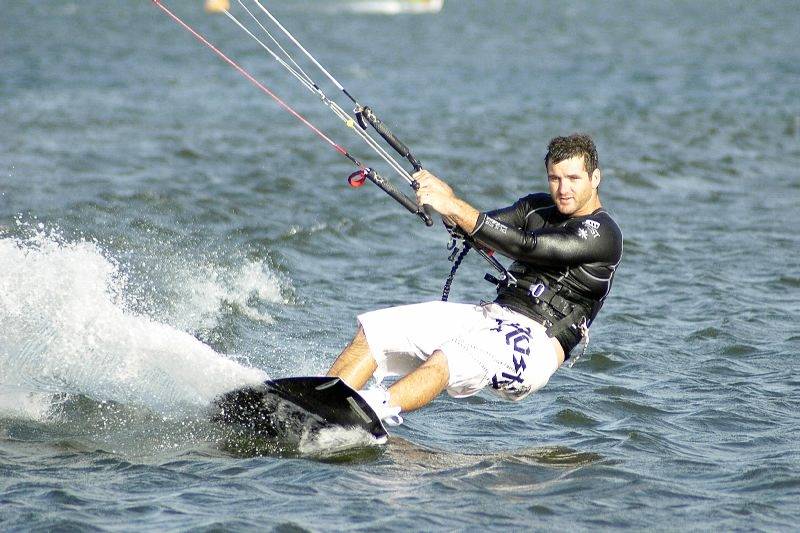 Kitesurfing the sandbar at Safety Bay