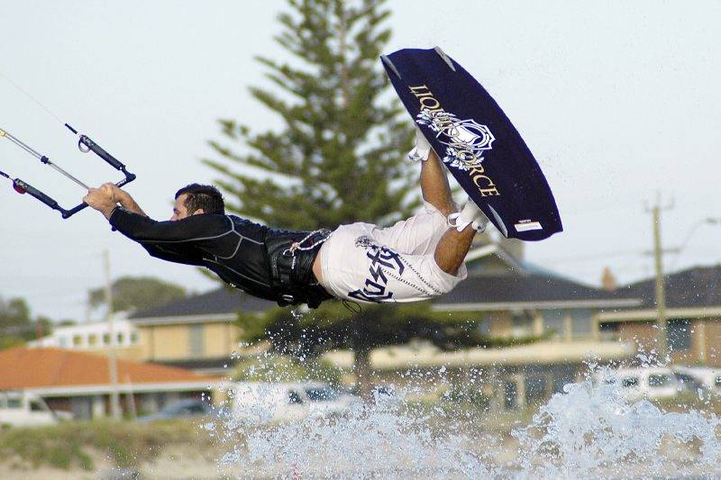 Kitesurfing the sandbar at Safety Bay