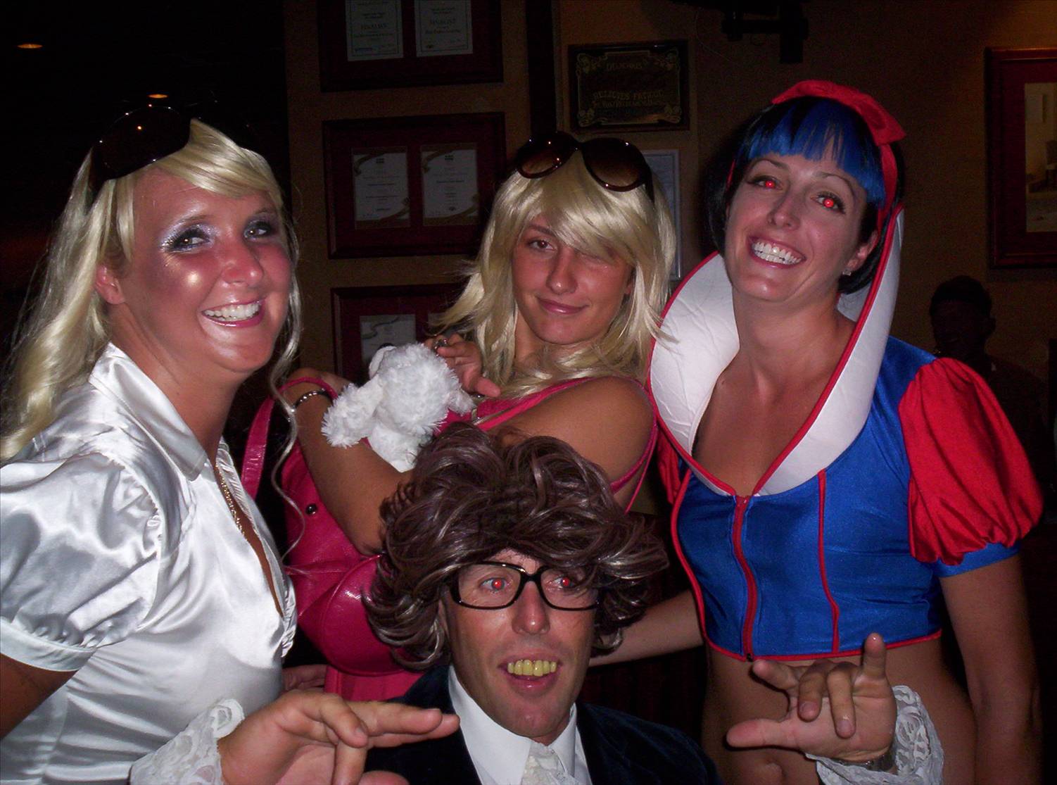hollywood dressup night