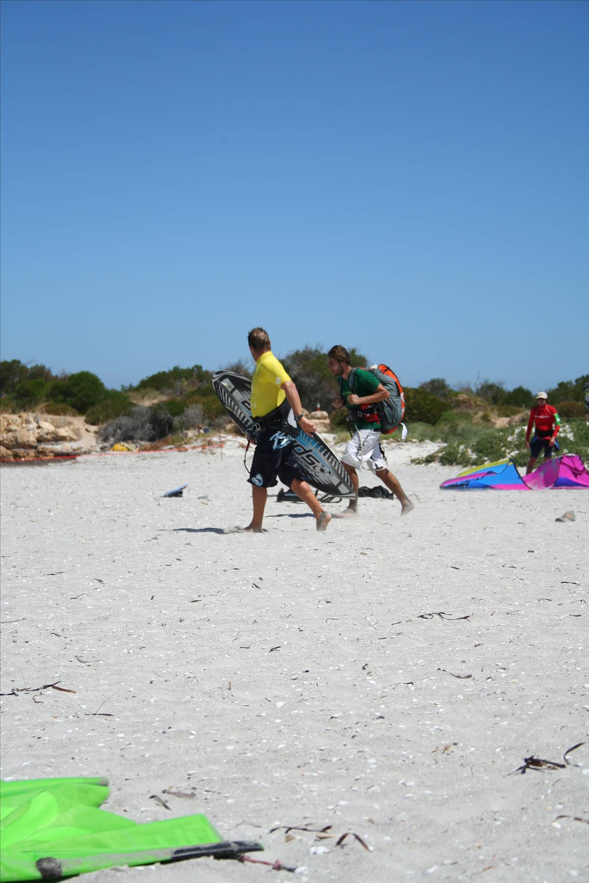 KiteX - Ian and Matthias reach the finish line at Bay 1