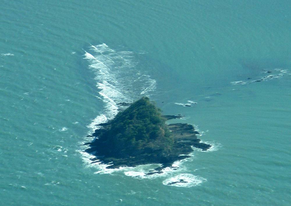 Lefthander at Haycock Island north of Cairns