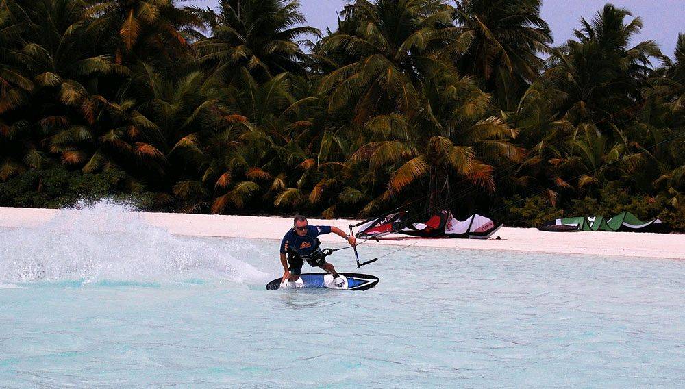 Cocos Cruizing
