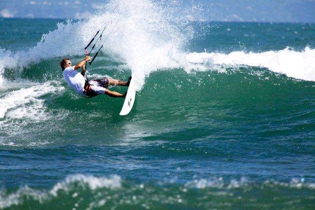 12m wave kiting...