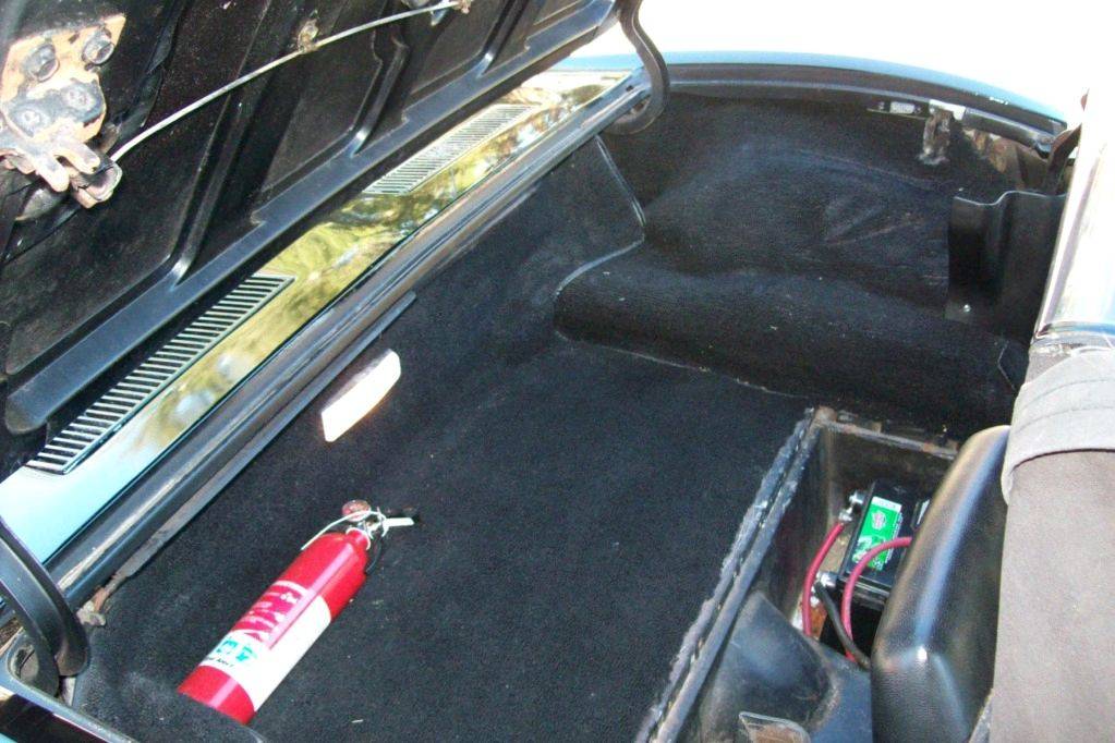 Corvette boot