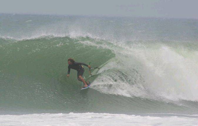 Mako in surf