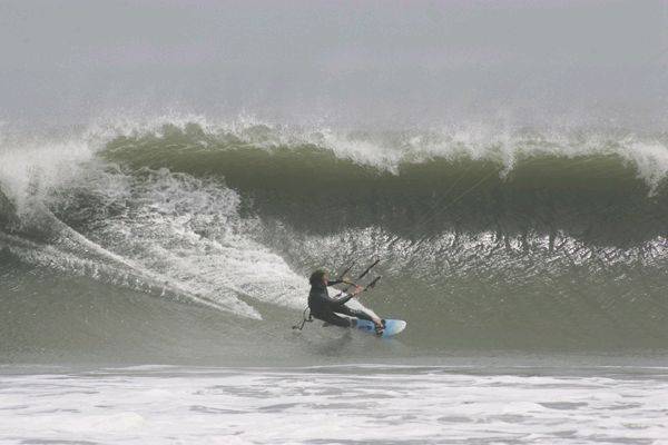 Mako Wave riding