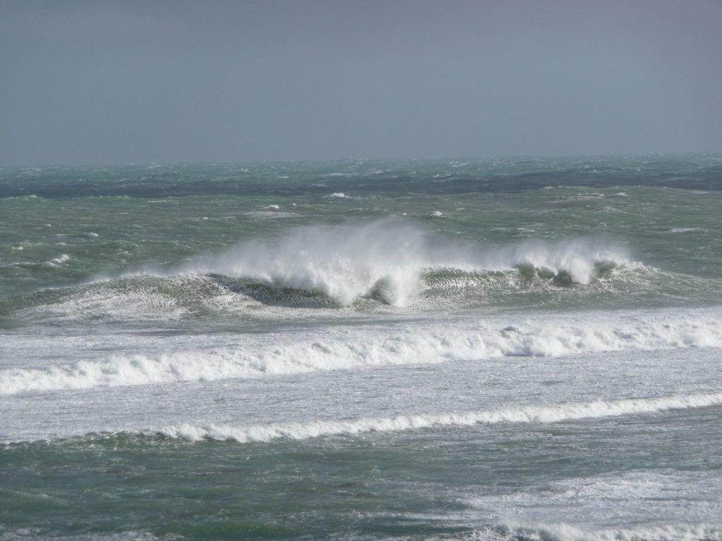 40+ knots tai road