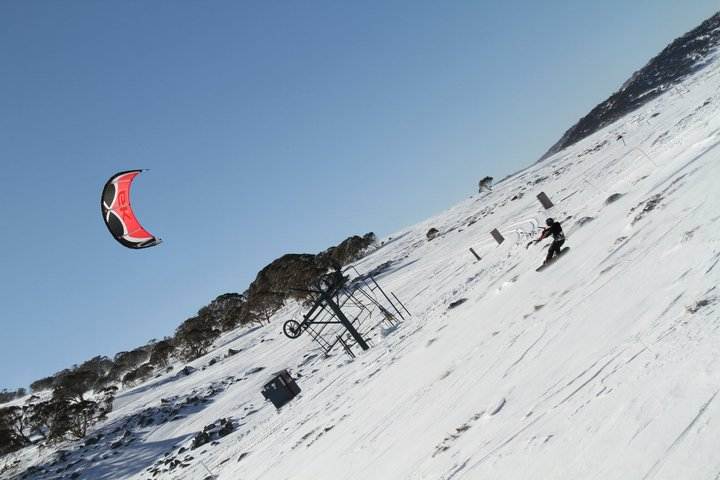 Snowkiting in charlotte pass
