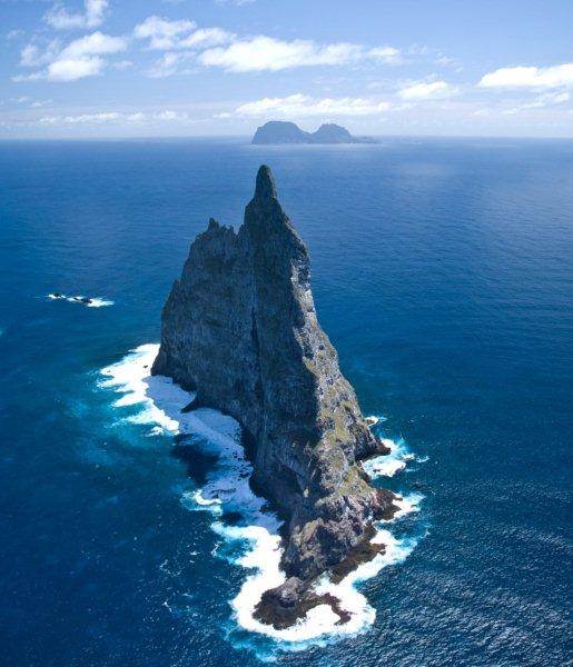 Ball's Pyramid & Lord Howe Distant