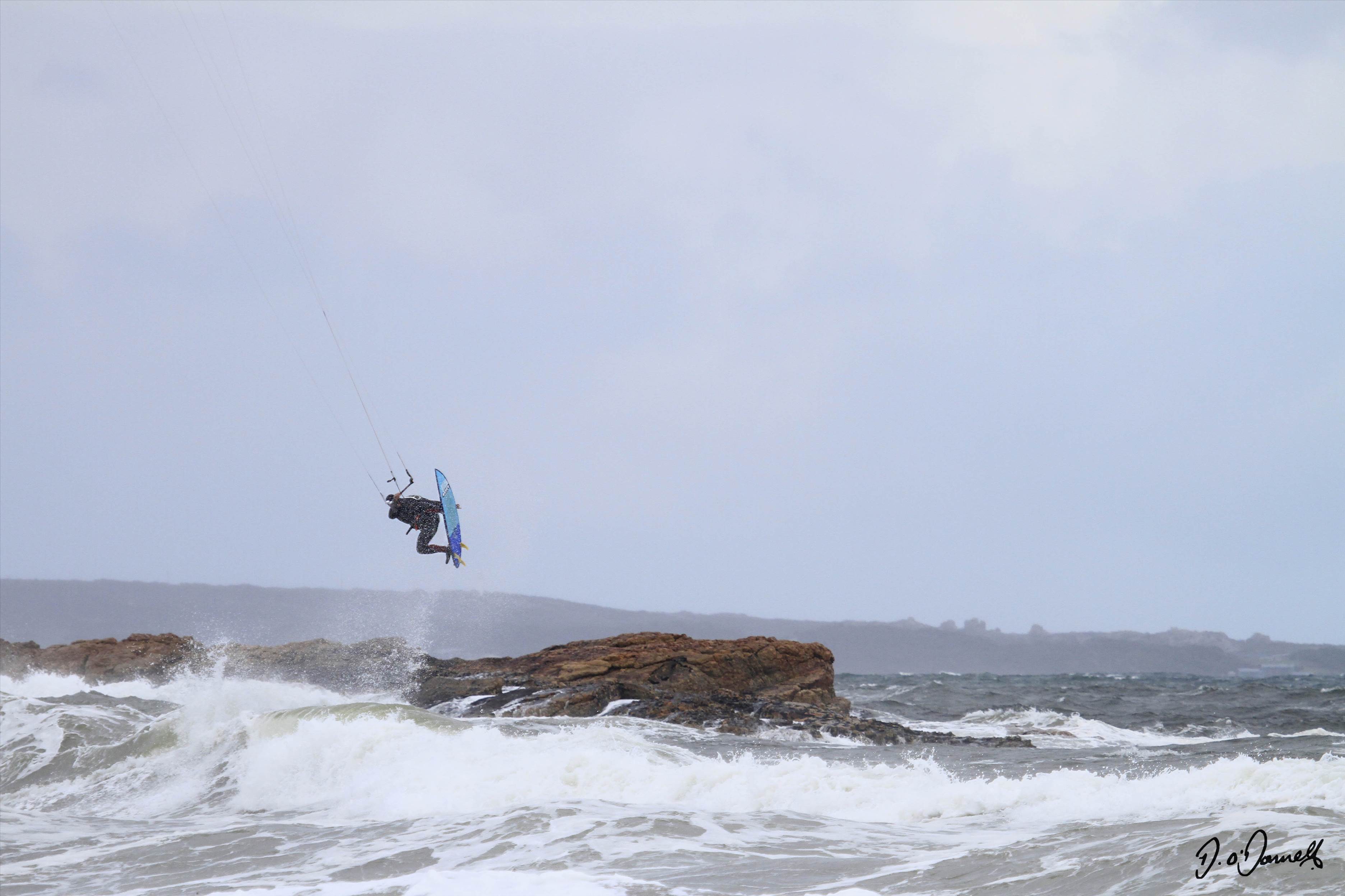 Kitesurfing