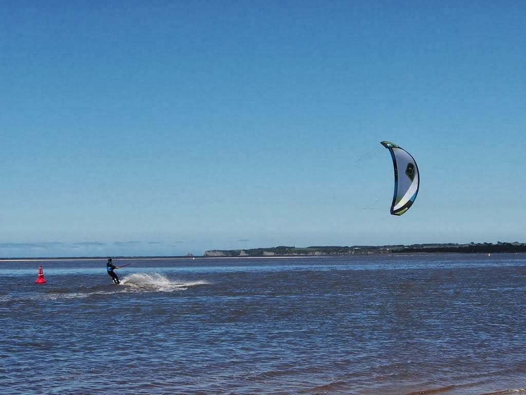 Lithium Zero in 6 knots