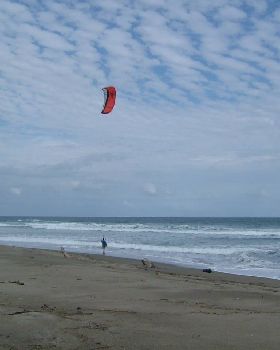 Kitesurfing