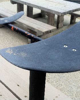 Kitesurfing