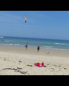 Kitesurfing