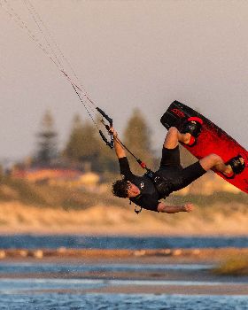 Kitesurfing