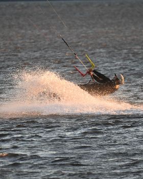 Kitesurfing