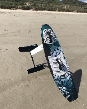 Kitesurfing