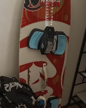 Kitesurfing