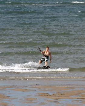 Kitesurfing