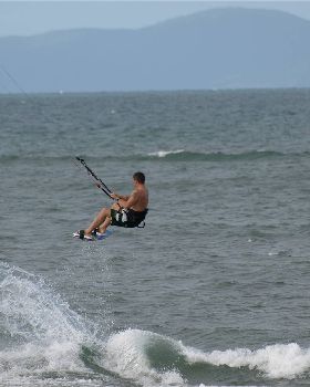 Kitesurfing