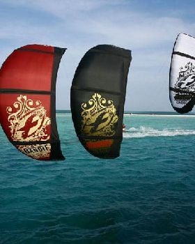 Kitesurfing