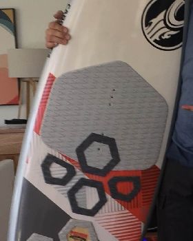 Kitesurfing