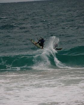 Kitesurfing