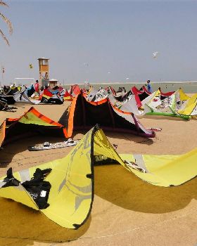 Kitesurfing