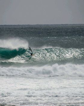 Kitesurfing