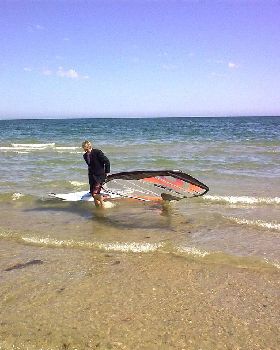 Kitesurfing