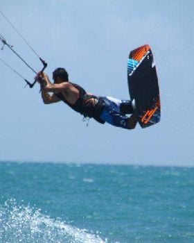 Kitesurfing