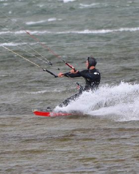 Kitesurfing