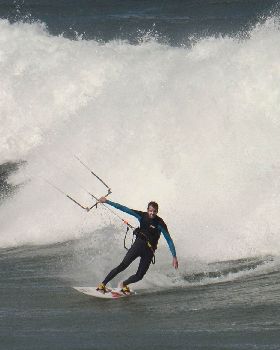 Kitesurfing