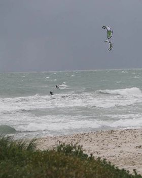 Kitesurfing