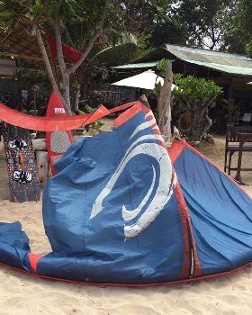 Kitesurfing