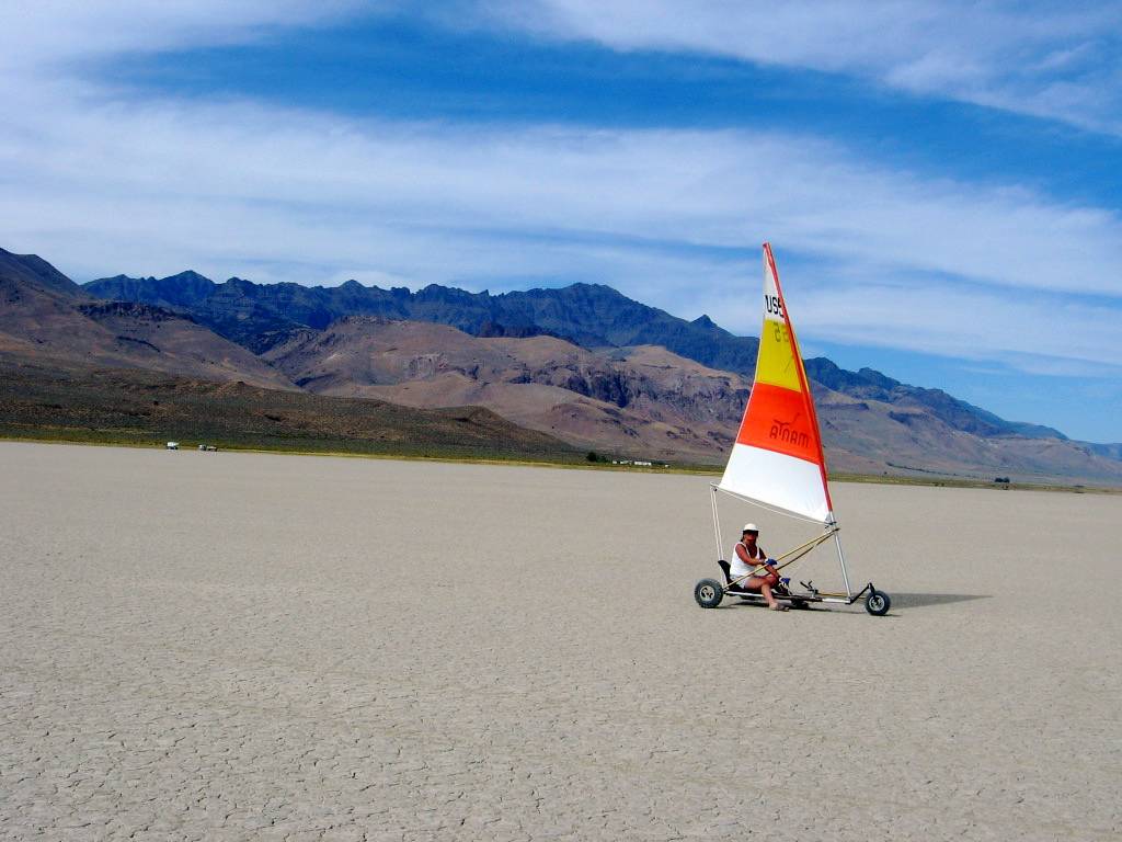 Sailing on the Alvord Desert 