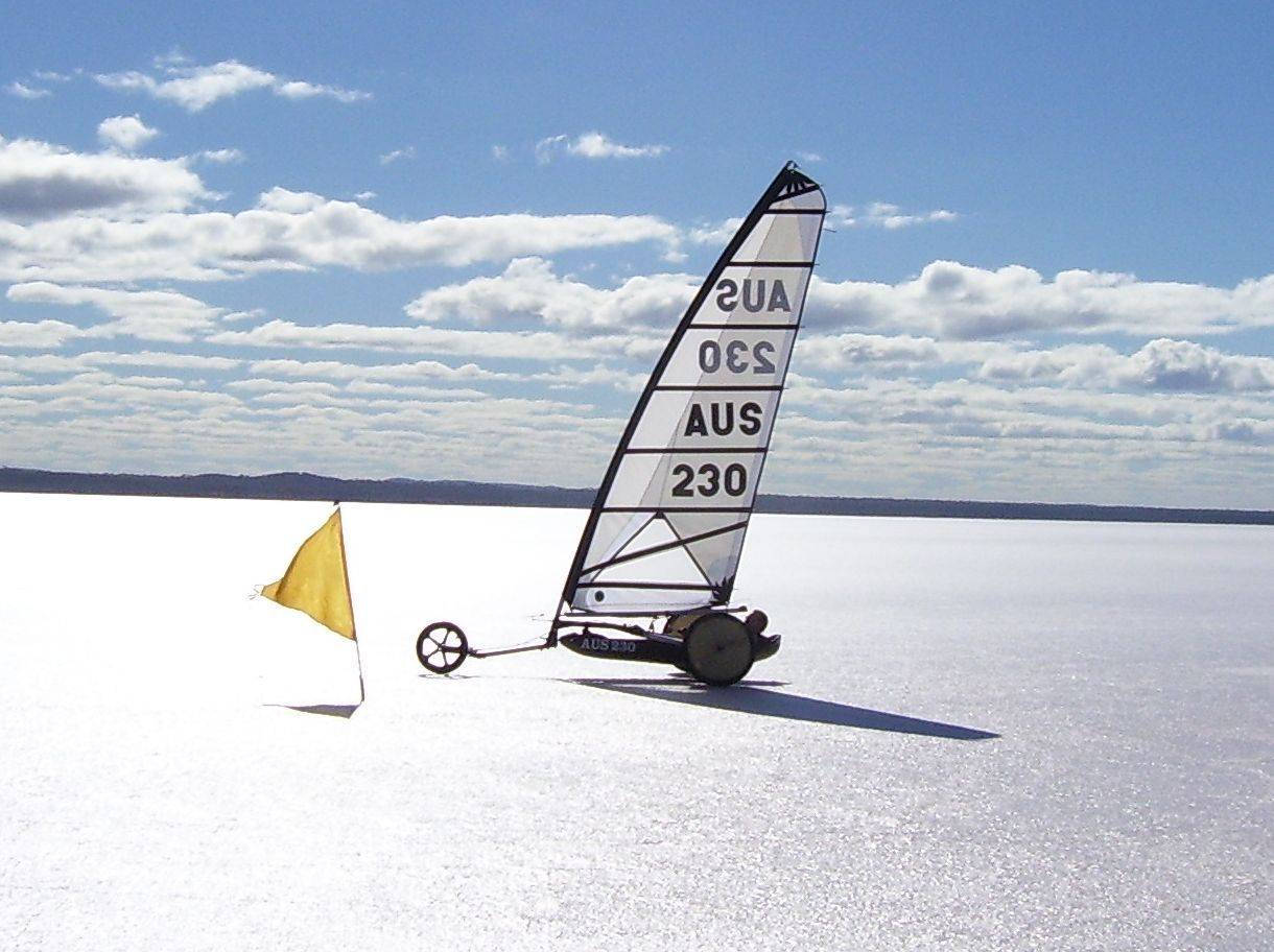 landyacht in AUS230