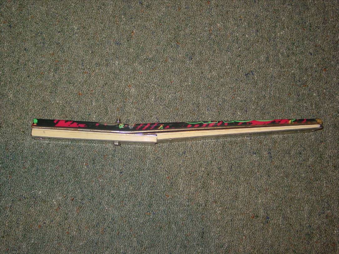 broken Ski axle