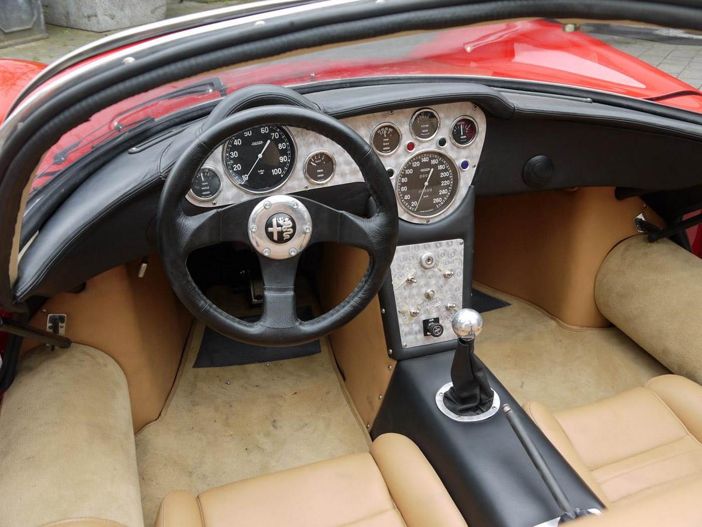 2016-AlfaRomeo33StradaleCont-05