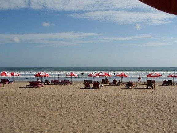 Bali surfing