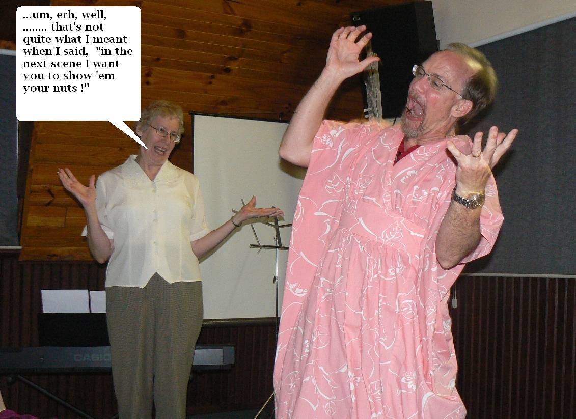 pink man singing2