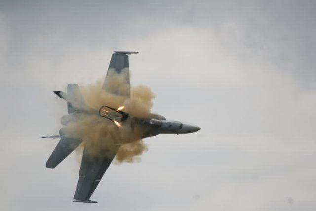 F18 1