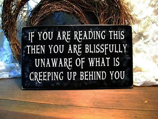 funny-creepy-behind-sign